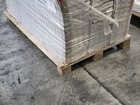 Pvc click geïntegreerd ondervloer 107m² - afbeelding 4 van  5