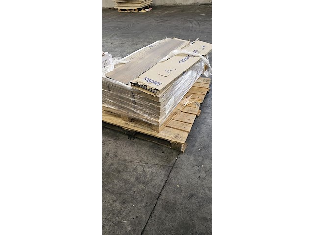 Pvc click geïntegreerd ondervloer 32m² - afbeelding 4 van  5