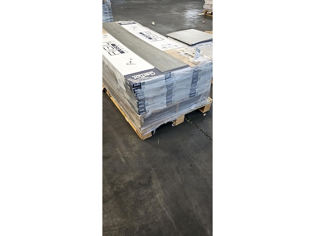 Pvc click geïntegreerd ondervloer 41m² - afbeelding 4 van  5