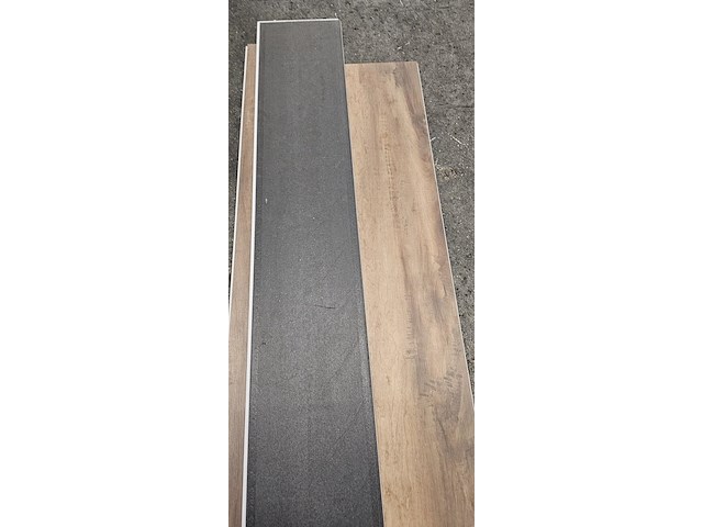 Pvc click geïntegreerd ondervloer 68m² - afbeelding 4 van  7