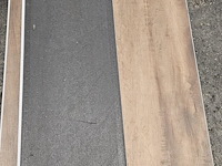 Pvc click geïntegreerd ondervloer 68m² - afbeelding 4 van  7