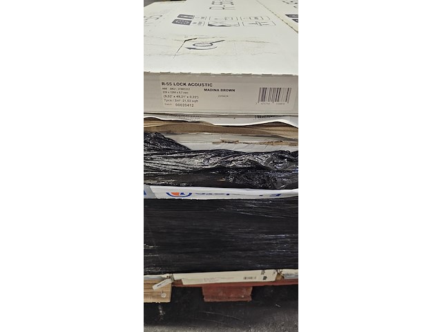 Pvc click geïntegreerd ondervloer 68m² - afbeelding 6 van  7