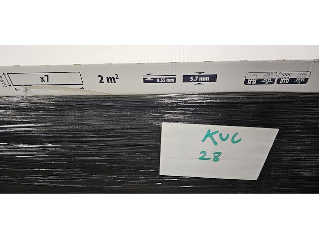 Pvc click geïntegreerd ondervloer 68m² - afbeelding 7 van  7