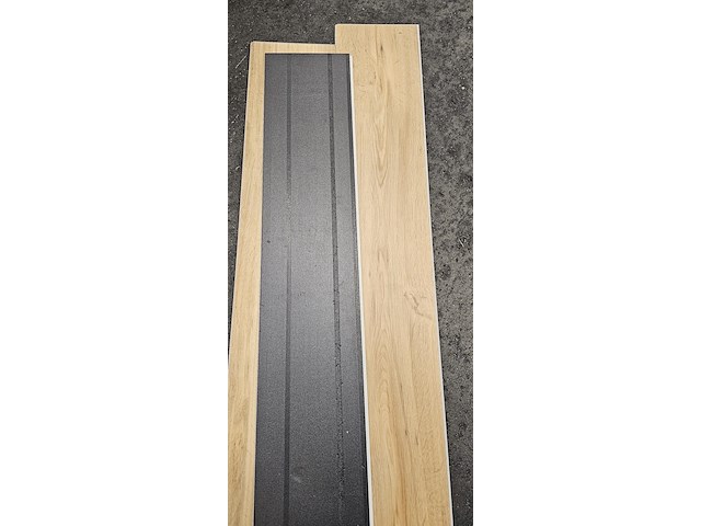 Pvc click geïntegreerd ondervloer 70m² - afbeelding 3 van  5