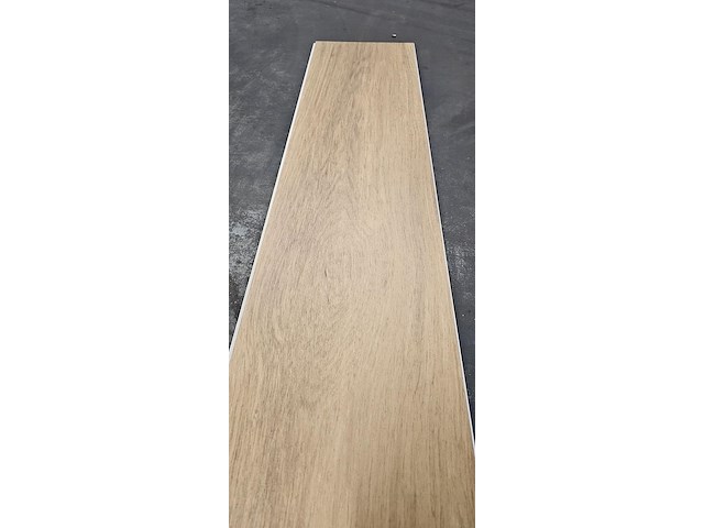 Pvc click geïntegreerd ondervloer 78m² - afbeelding 2 van  5