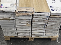 Pvc click geïntegreerd ondervloer 94m² - afbeelding 5 van  7