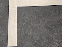 Pvc click geïntegreerd ondervloer visgraat 45m² - afbeelding 1 van  5