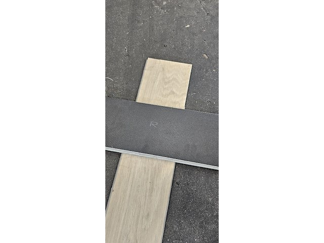 Pvc click geïntegreerd ondervloer visgraat 45m² - afbeelding 3 van  5