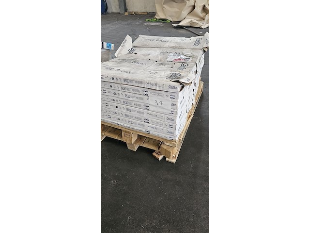 Pvc click geïntegreerd ondervloer visgraat 45m² - afbeelding 4 van  5