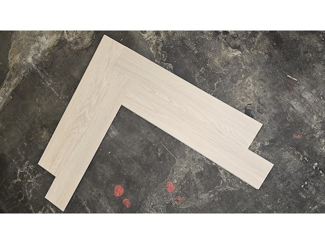 Pvc click visgraat geïntegreerd ondervloer 45m² - afbeelding 1 van  4