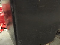 Pvc container op wielen met inhoud - afbeelding 1 van  2