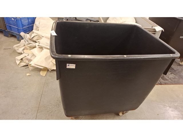 Pvc container op wielen - afbeelding 2 van  3