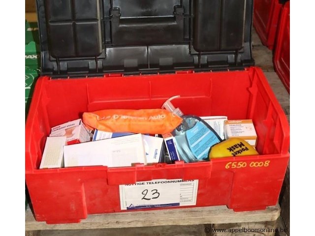 Pvc gereedschapskoffer facom inhoudende ehbo matreriaal - afbeelding 1 van  4