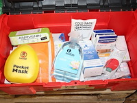 Pvc gereedschapskoffer facom inhoudende ehbo matreriaal - afbeelding 2 van  4