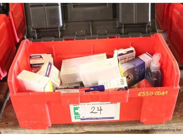 Pvc gereedschapskoffer facom inhoudende ehbo matreriaal - afbeelding 1 van  1