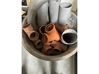 Pvc-hulpstukken afvoer & buizen - various contractor materials - afbeelding 1 van  4