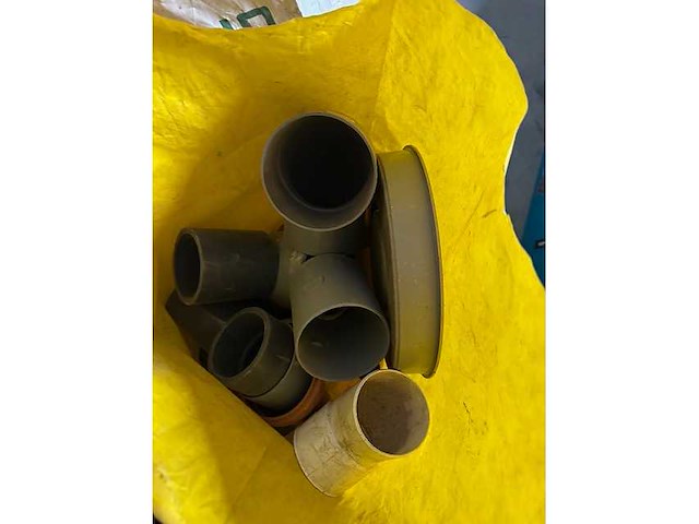 Pvc-hulpstukken afvoer & buizen - various contractor materials - afbeelding 3 van  4