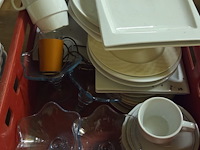 Pvc kist met diversen - afbeelding 1 van  1