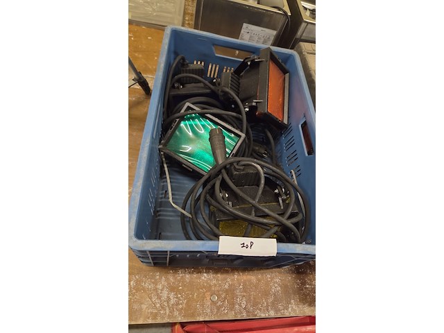 Pvc kist met halogeenspots - afbeelding 1 van  1