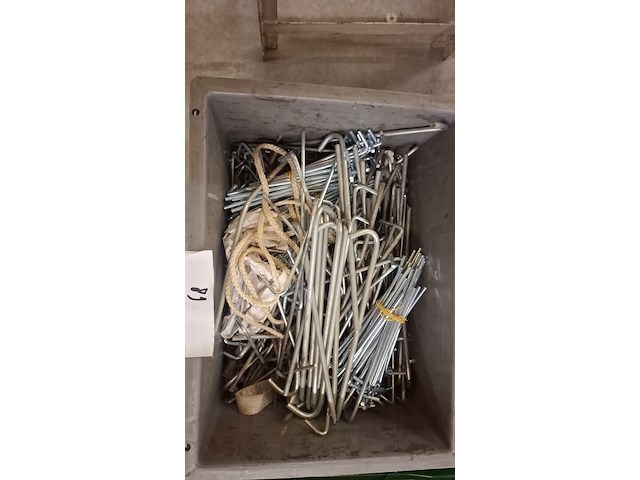 Pvc kist met tentharingen - afbeelding 1 van  1