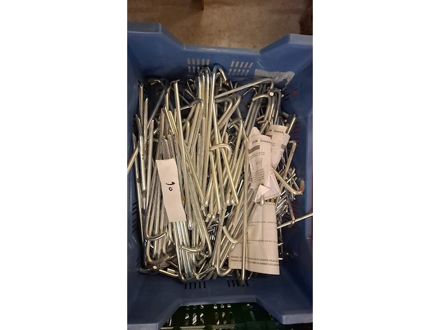 Pvc kist met tentharingen - afbeelding 1 van  1