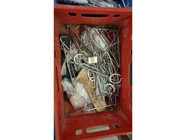 Pvc kist met tentharingen - afbeelding 1 van  1