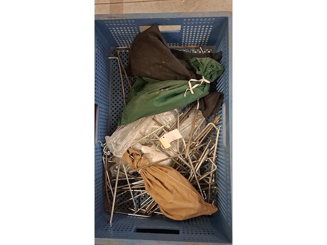 Pvc kist met tentharingen - afbeelding 1 van  1