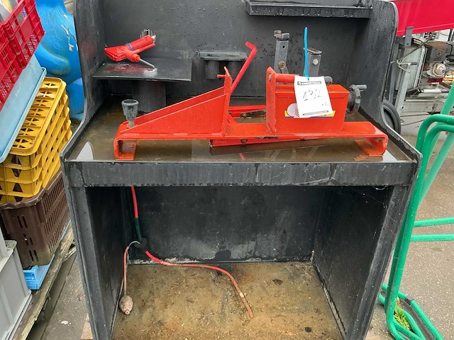 Pvc onderdelen reiniger werkbank + motor wielklem - afbeelding 1 van  2