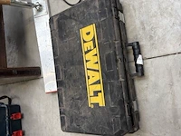 Pvc opbergkoffer dewalt inhoudende diverse multimeters en enig handgereedschap