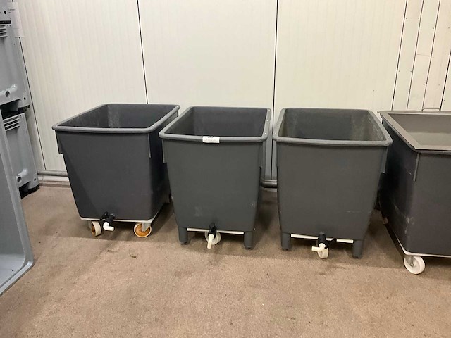 Pvc pekelbakken met aftapkraan (4x) - afbeelding 4 van  11