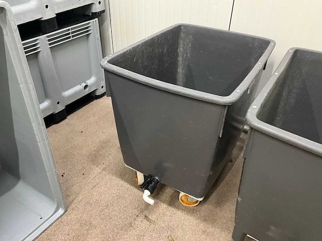 Pvc pekelbakken met aftapkraan (4x) - afbeelding 6 van  11