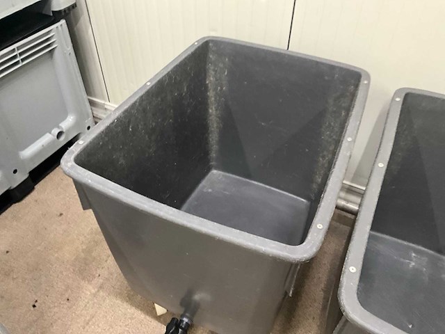 Pvc pekelbakken met aftapkraan (4x) - afbeelding 7 van  11