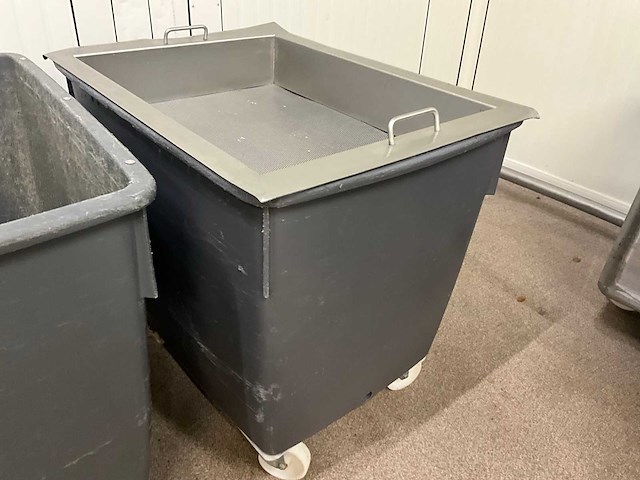 Pvc pekelbakken met aftapkraan (4x) - afbeelding 11 van  11