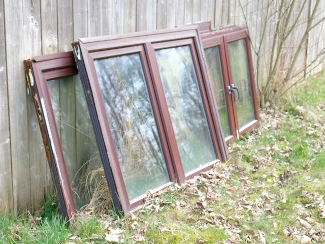 Pvc-raam lot 8 - afbeelding 1 van  4