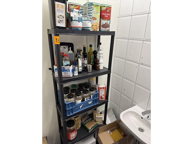 Pvc-rek met kruiden en voeding - afbeelding 1 van  9