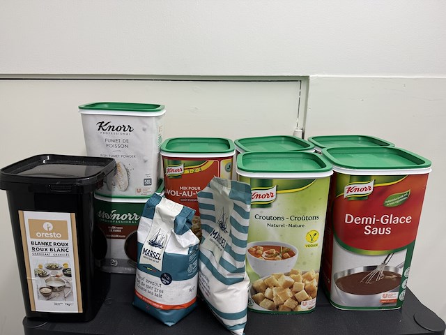 Pvc-rek met kruiden en voeding - afbeelding 2 van  9