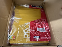 Pvc-rek met kruiden en voeding - afbeelding 8 van  9