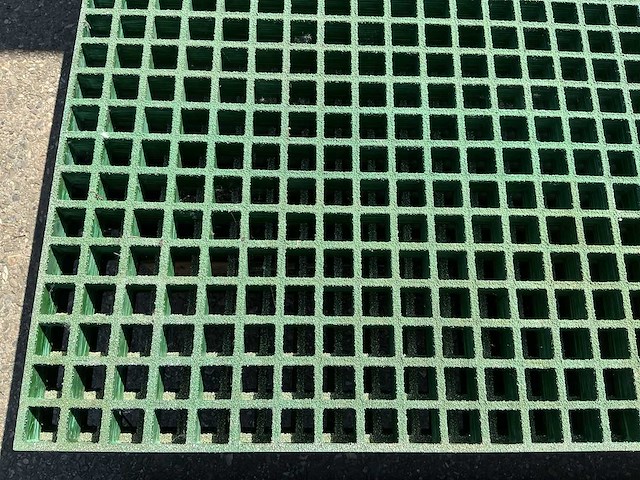 Pvc roostervloer met open mazen (3x) - afbeelding 2 van  2