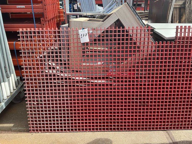 Pvc roostervloer met open mazen - afbeelding 1 van  2