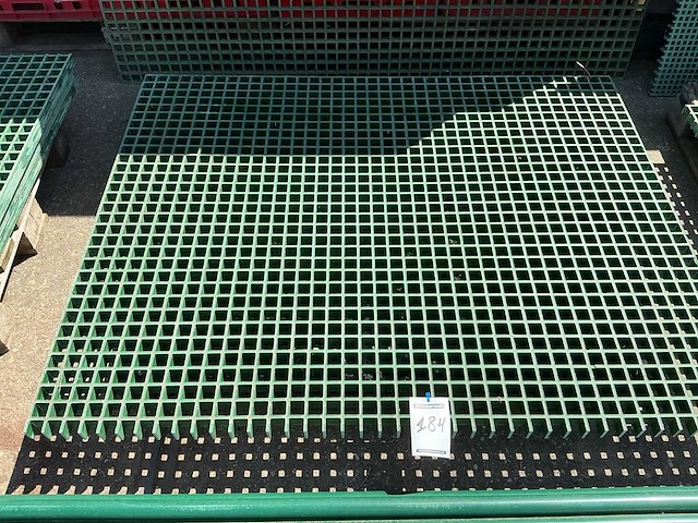 Pvc roostervloer met open mazen - afbeelding 1 van  2