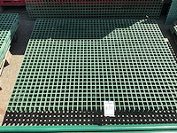 Pvc roostervloer met open mazen - afbeelding 1 van  2
