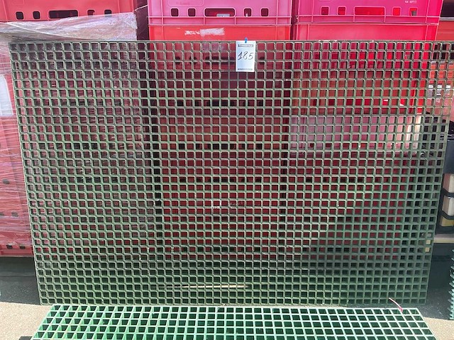 Pvc roostervloer met open mazen - afbeelding 1 van  2