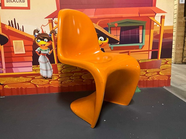 Pvc stoel (30x) - afbeelding 1 van  8