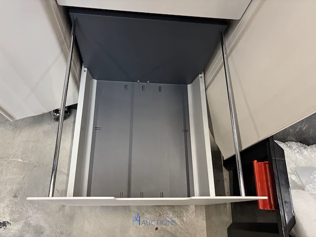 Pvc stoel - afbeelding 6 van  7