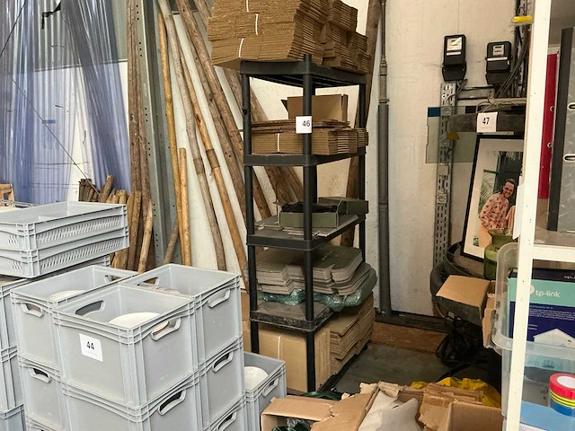 Pvc wandrek met inhoud - afbeelding 1 van  2