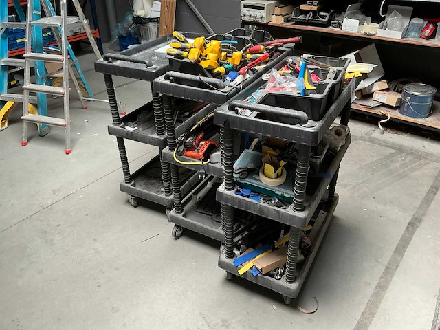Pvc werkkar met inhoud (3x) - afbeelding 1 van  12