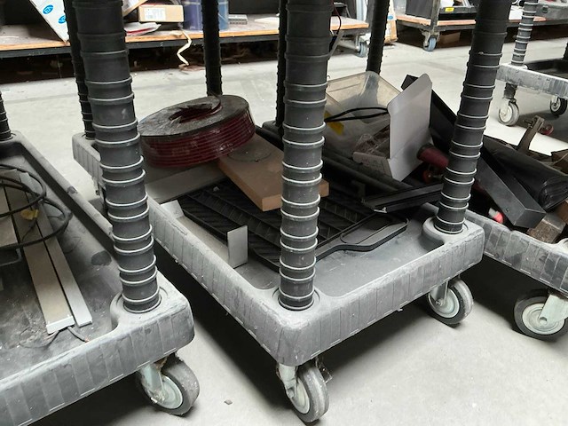 Pvc werkkar met inhoud (3x) - afbeelding 12 van  12