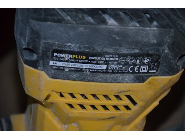 Pvc werkkoffer, boorhamer powerplus powx11831, slijpschijf metabo (defect), ophanging bonrath en mad, 2 led werflampen - afbeelding 4 van  12