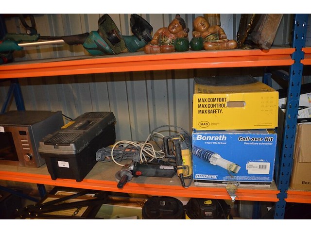 Pvc werkkoffer, boorhamer powerplus powx11831, slijpschijf metabo (defect), ophanging bonrath en mad, 2 led werflampen - afbeelding 1 van  12