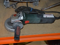 Pvc werkkoffer, boorhamer powerplus powx11831, slijpschijf metabo (defect), ophanging bonrath en mad, 2 led werflampen - afbeelding 11 van  12